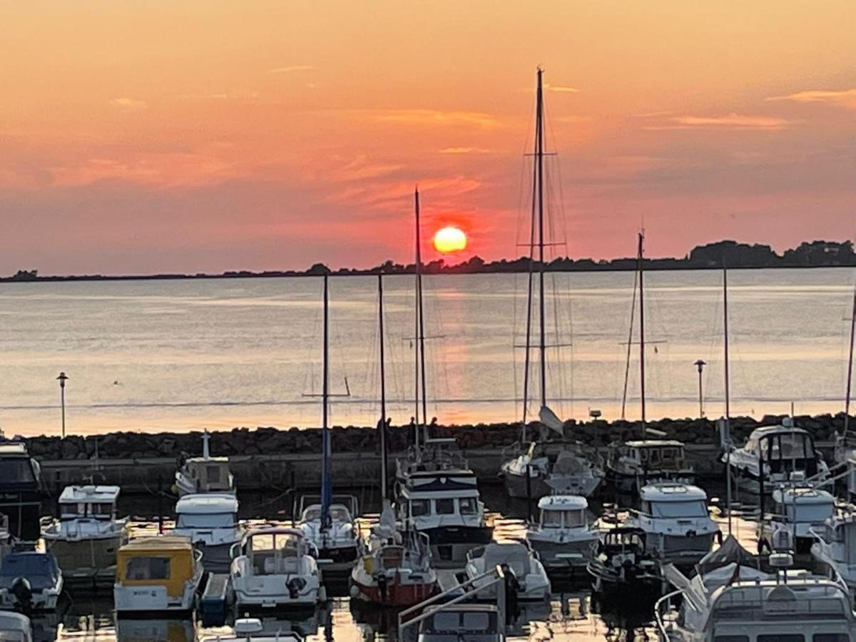 Ferienwohnung Hafenblick Wiek auf Rügen Exteriör bild