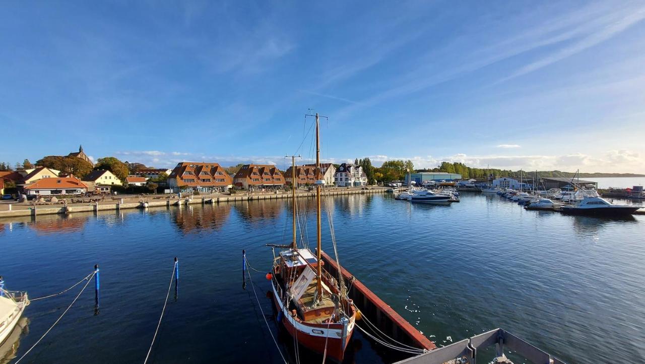 Ferienwohnung Hafenblick Wiek auf Rügen Exteriör bild