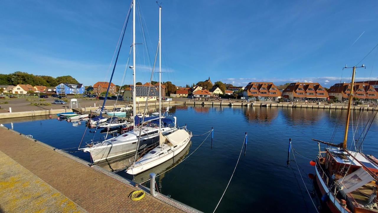 Ferienwohnung Hafenblick Wiek auf Rügen Exteriör bild